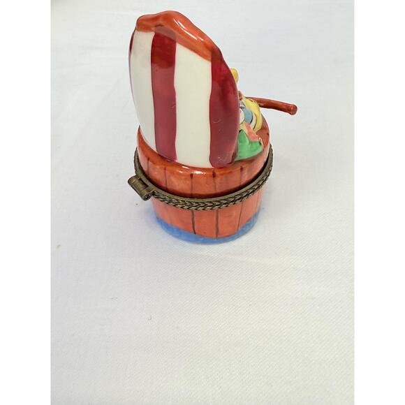 Three Mice In A Tub Porcelain Hand Painted Decorative Figurine Trinket Box - Picture 3 of 8